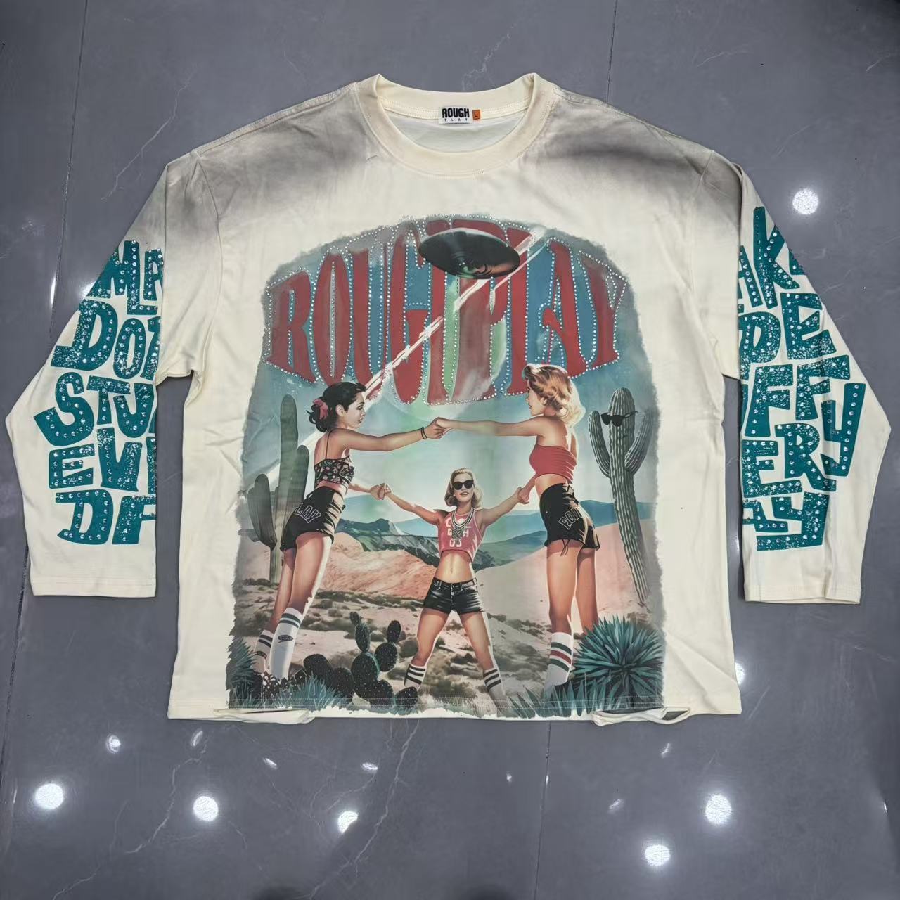 Roughplay Desert Retro Girls UFO Long‑Sleeve Distressed Tee