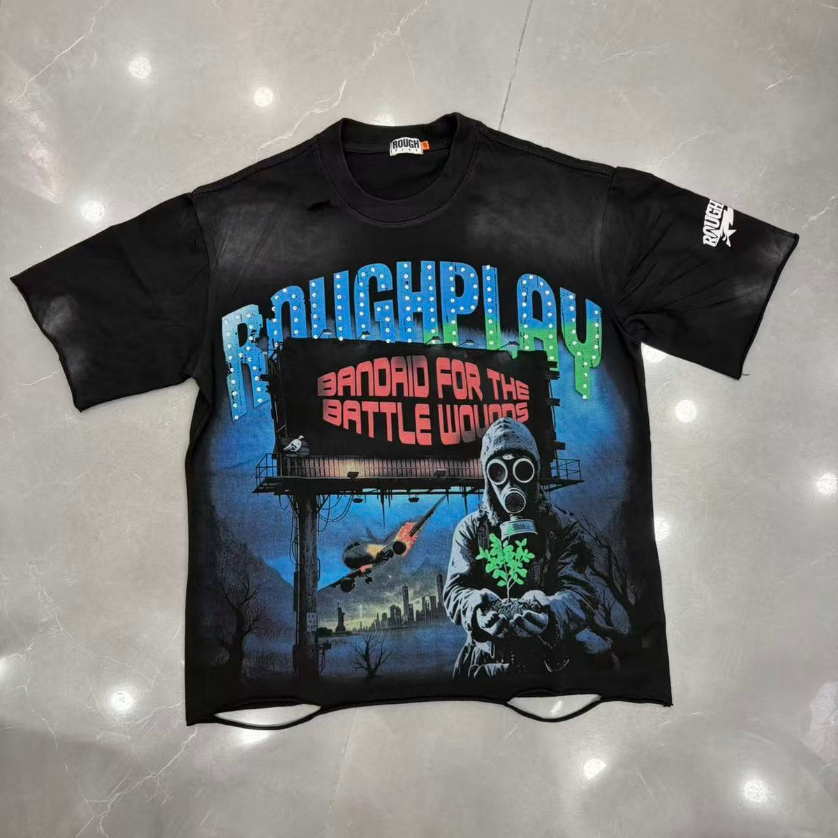 Roughplay Post‑Apocalyptic Gas Mask Billboard Graphic Tee